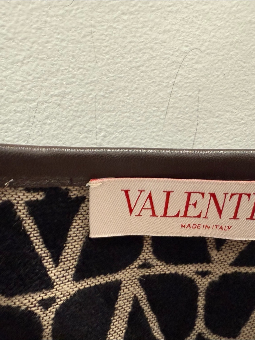 Valentino Garavani Beige and Black Logo Jacquard Crop Top - Picture 3 of 4